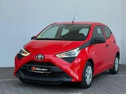 Rot Gebraucht 2021 Toyota Aygo Kleinwagen | 9.919 € (Guter Preis)