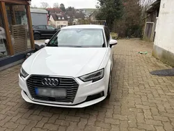 Weiß Gebraucht 2017 Audi A3 e-tron Kleinwagen | 17.500 €