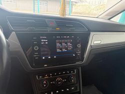 Schwarz Gebraucht 2018 VW Touran Van / Kleinbus | 8.300 €