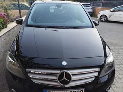 Schwarz Gebraucht 2012 Mercedes B180 Van / Kleinbus | 11.100 € (Guter Preis)