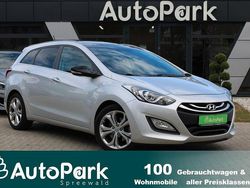Silber Gebraucht 2013 Hyundai i30 Edition Kombi | 8.950 € (Etwas zu teuer)