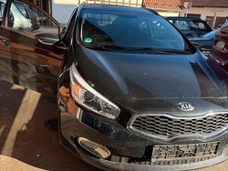 Schwarz Gebraucht 2015 Kia Ceed Sportswagon Kombi | 8.200 € (Guter Preis)