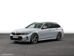Grau Gebraucht 2024 BMW 330e Kombi | 58.273 €