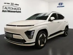Serenity white Gebraucht 2024 Hyundai Kona Trend SUV | 32.999 € (Fairer Preis)