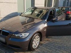 Grau Gebraucht 2005 BMW 320 Sport Line Limousine | 4.500 € (Etwas zu teuer)