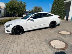 Weiß Gebraucht 2015 Mercedes E200 Sport Edition Coupé | 19.900 € (Etwas zu teuer)