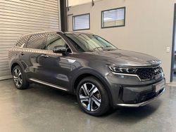 Grau Gebraucht 2023 Kia Sorento Vision SUV | 38.350 € (Etwas zu teuer)