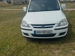 Weiß Gebraucht 2010 Opel Combo Van / Kleinbus | 4.500 € (Teuer)