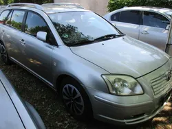 Grau Gebraucht 2005 Toyota Avensis Kombi | 1.450 € (Guter Preis)
