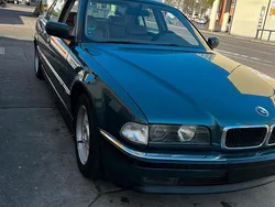 Grün Gebraucht 1994 BMW 740 Limousine | 8.500 €
