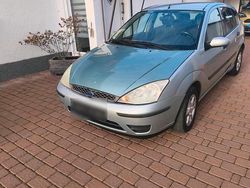 Silber Gebraucht 2003 Ford Focus Kleinwagen | 1.500 €