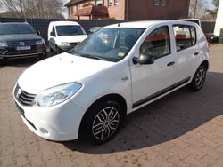 Weiß Gebraucht 2009 Dacia Sandero Ambiance Kleinwagen | 2.595 € (Fairer Preis)
