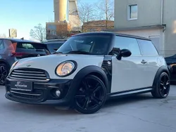 Weiß Gebraucht 2011 Mini Cooper Kleinwagen | 5.090 € (Guter Preis)