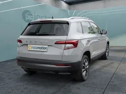 Grau Gebraucht 2020 Skoda Karoq Drive SUV | 23.119 € (Fairer Preis)