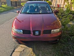 Rot Gebraucht 1999 Seat Toledo Limousine | 750 €