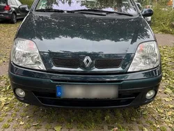 Grün Gebraucht 2002 Renault Scénic Van / Kleinbus | 1.300 €