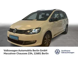Pure white/schwarz Gebraucht 2020 VW Sharan Highline Van / Kleinbus | 33.930 € (Teuer)