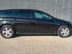 Schwarz Gebraucht 2008 Mercedes R320 AMG Van / Kleinbus | 4.749 € (Fairer Preis)