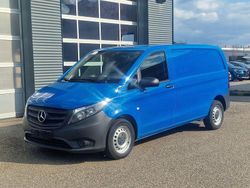 Blau Gebraucht 2021 Mercedes Vito Van | 20.999 €