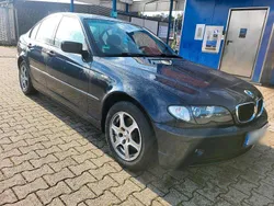 Blau Gebraucht 2003 BMW 318 Limousine | 2.200 € (Fairer Preis)