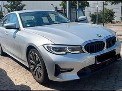 Silber Gebraucht 2020 BMW 330e M Sport Limousine | 19.999 €