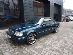Grün Gebraucht 1995 Mercedes E200 Cabrio | 19.990 €