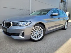 Skyscraper grau metallic Gebraucht 2023 BMW 530e Luxury Line Kombi | 41.999 € (Guter Preis)