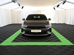 Grau Gebraucht 2024 Opel Astra GS Line Limousine | 21.490 € (Guter Preis)