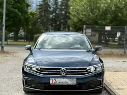 Aquamarinblau metallic Gebraucht 2020 VW Passat GTE Limousine | 25.950 € (Etwas zu teuer)