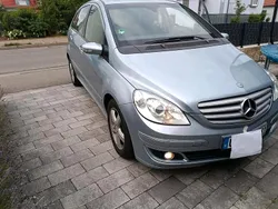 Blau Gebraucht 2006 Mercedes 170 Van / Kleinbus | 2.300 €