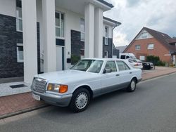 Weiß Gebraucht 1986 Mercedes 420 SE Limousine | 12.990 €