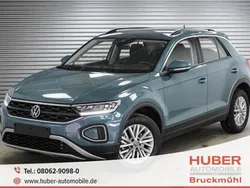 Petroleum blue metallic (z3) Gebraucht 2024 VW T-Roc Life SUV | 25.190 € (Superpreis)