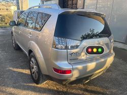 Silber Gebraucht 2008 Mitsubishi Outlander Intense SUV | 5.500 € (Teuer)
