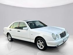 Weiß Gebraucht 1998 Mercedes E200 Limousine | 3.290 € (Fairer Preis)
