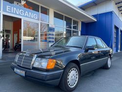 Schwarz Gebraucht 1989 Mercedes E200 Limousine | 9.990 €