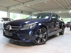 Blau Gebraucht 2020 Mercedes C300e Avantgarde Kombi | 28.990 €