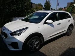 Weiß Gebraucht 2020 Kia Niro Spirit SUV | 20.900 € (Fairer Preis)