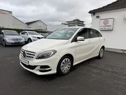 Weiß Gebraucht 2015 Mercedes B200 Van / Kleinbus | 6.975 € (Guter Preis)