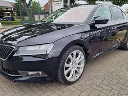 Schwarz met. Gebraucht 2015 Skoda Superb LAURIN & KLEMENT Limousine | 14.990 € (Superpreis)