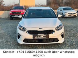 Weiß Gebraucht 2021 Kia Ceed Sportswagon Vision Kombi | 15.200 €