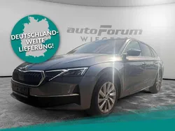 Graphitegrau metallic Gebraucht 2024 Skoda Octavia Exclusive Kombi | 35.870 € (Teuer)