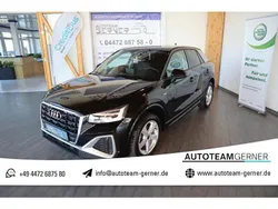 Mytosschwarz (metallic) Gebraucht 2024 Audi Q2 SUV | 31.880 €