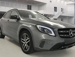 Grau Gebraucht 2018 Mercedes GLA180 Urban SUV | 18.900 € (Fairer Preis)
