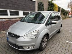 Grau Gebraucht 2006 Ford Galaxy Van / Kleinbus | 2.300 € (Fairer Preis)