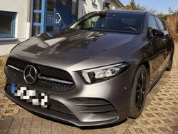 Grau Gebraucht 2020 Mercedes 180 AMG line Limousine | 27.990 €