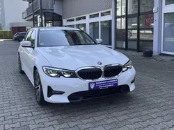 Weiß Gebraucht 2020 BMW 320 Shadowline Limousine | 20.699 € (Guter Preis)