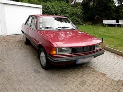 Rot Gebraucht 1984 Peugeot 305 Limousine | 5.600 €