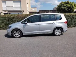 Silber Gebraucht 2016 VW Touran Trendline Van / Kleinbus | 13.700 € (Fairer Preis)