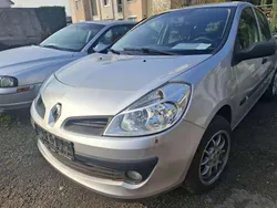 Silber Gebraucht 2006 Renault Clio II Limousine | 1.777 € (Fairer Preis)