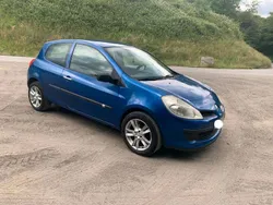 Blau Gebraucht 2009 Renault Clio II Kleinwagen | 1.790 €